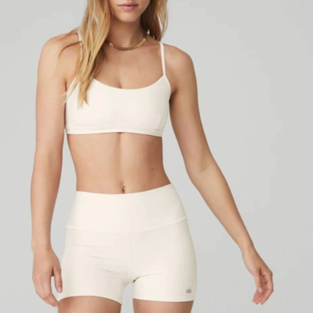 ALO Set Ivory Airlift Bra + Shorts 3” High Waist